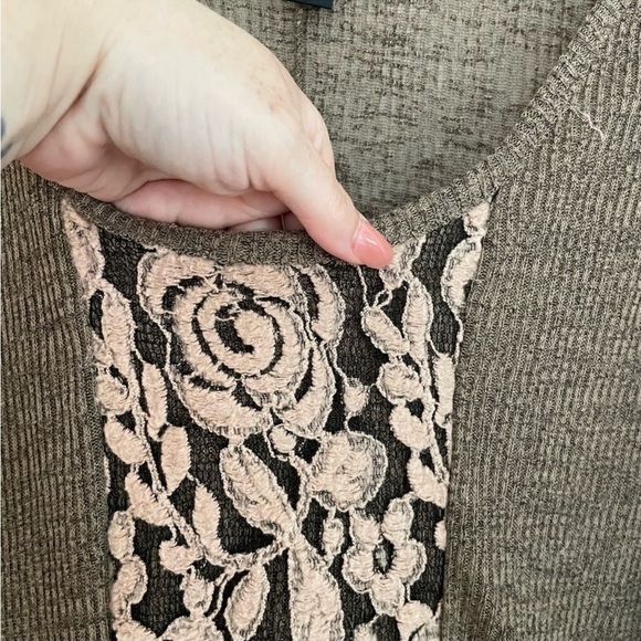 Style & Co Brown and Beige Lace Panel Sweater Scoop Neck Size L - Picture 2 of 7